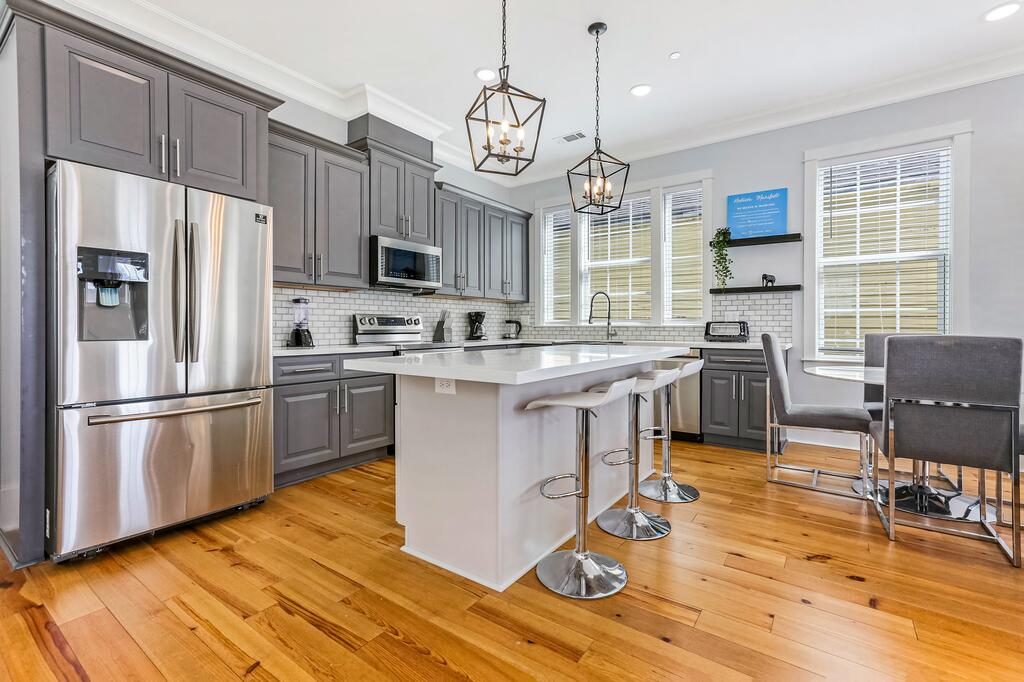 Hosteeva Luxury 5 BR Urban Retreat With Balcony & Pool In The Heart Of New Orleans - thumb 2