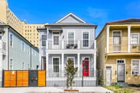 Hosteeva Pristine Brand New Construction Condo with Balcony Near French Quarter Accommodation Los Angeles