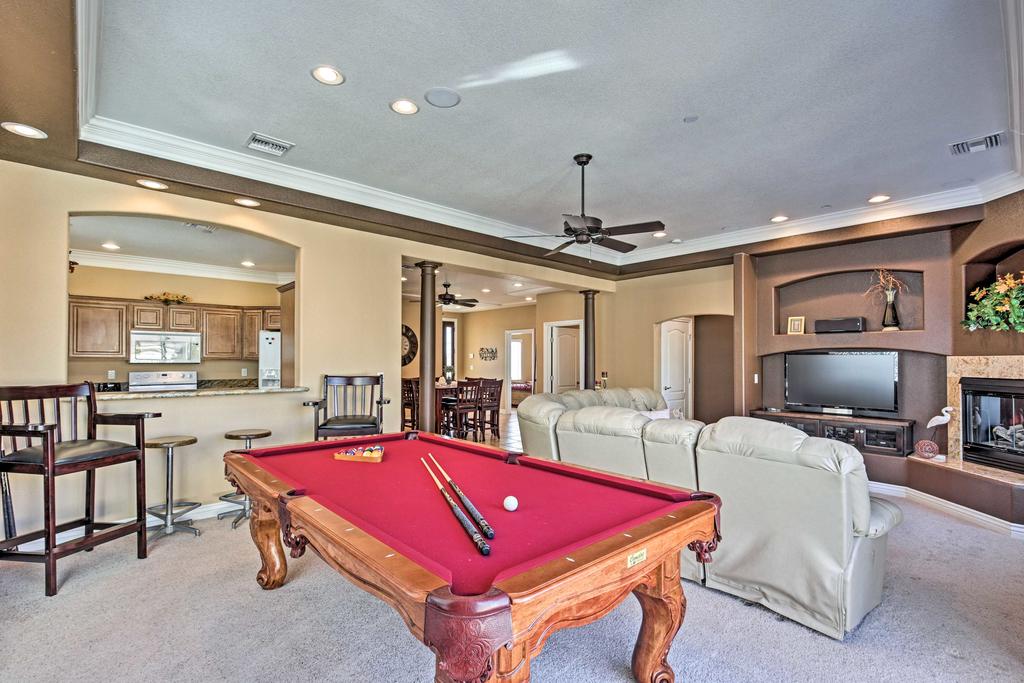 Ideally Located Bullhead City Townhome With Balcony! - thumb 0