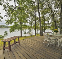 Kentucky Lake Cabin with Private Dock & Fire Pit - Accommodation Los Angeles