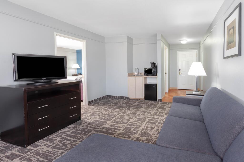 La Quinta By Wyndham Kerrville - thumb 1