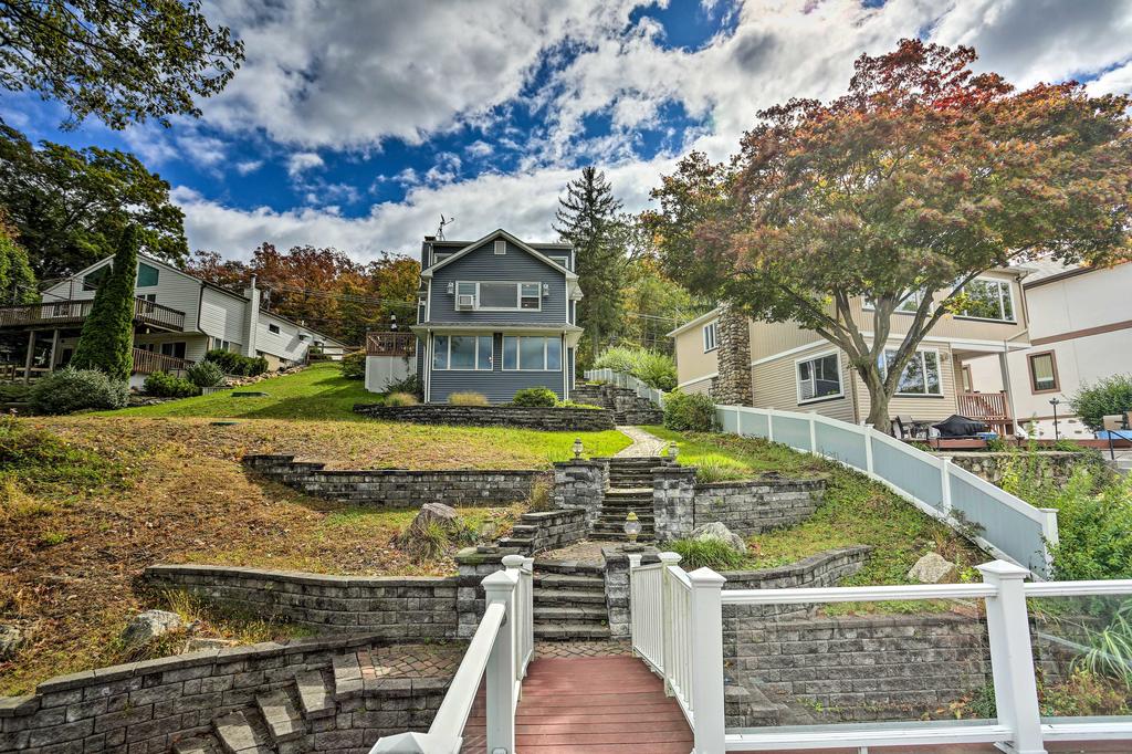 Lake Hopatcong Family Home With Boat Slip And Dock - thumb 1