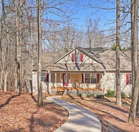 Lake Oconee Getaway with Game Room, Canoe, Boat Dock - Accommodation Los Angeles