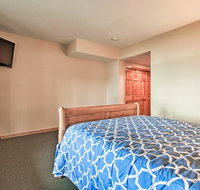 Lakefront Cabin with Game Room and Water-View Deck - Accommodation Los Angeles