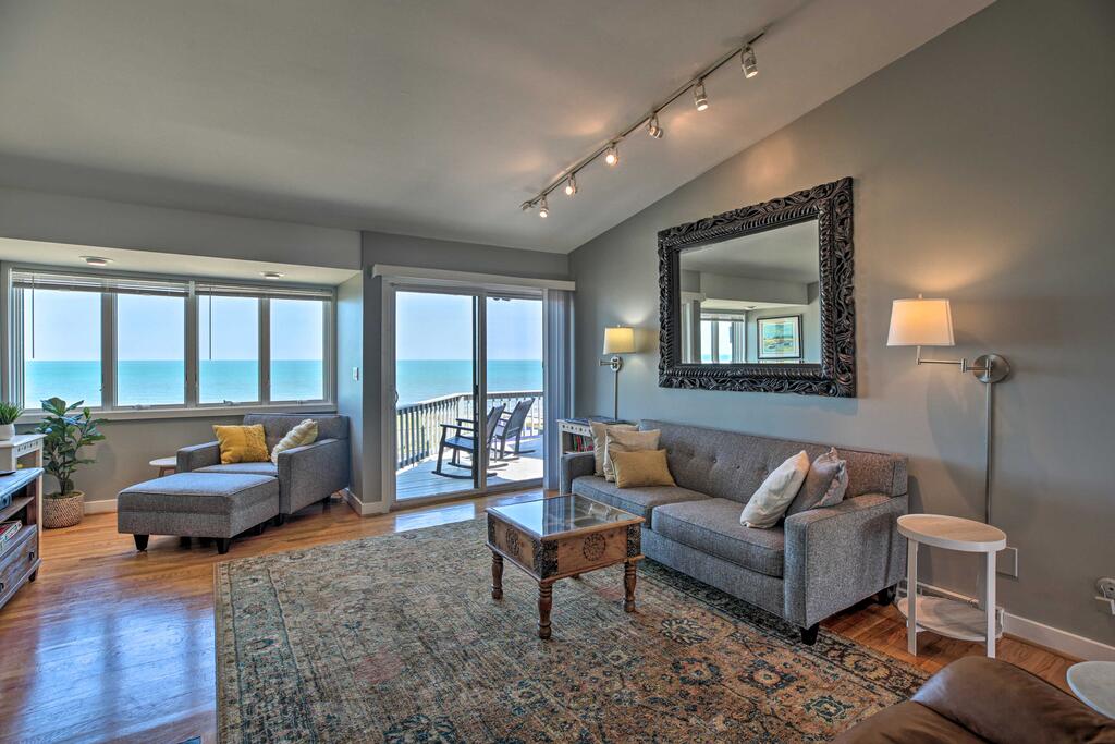 Lakefront Family Retreat With Grill - Steps To Beach! - thumb 1