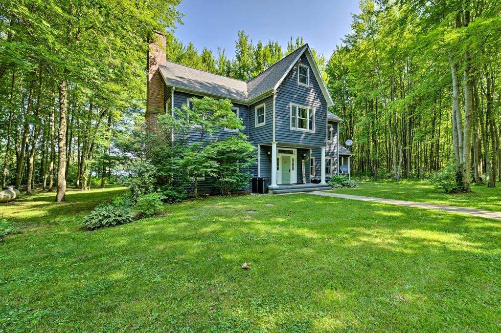 Lakefront Gobles Home With Private Dock & Boats! - thumb 0