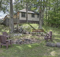 Lakefront Hayward Cabin with Dock in Williams Resort - Accommodation Los Angeles