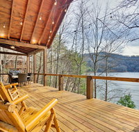 Lakefront Lodge with Decks Hot Tub Game Room  More - Accommodation Los Angeles