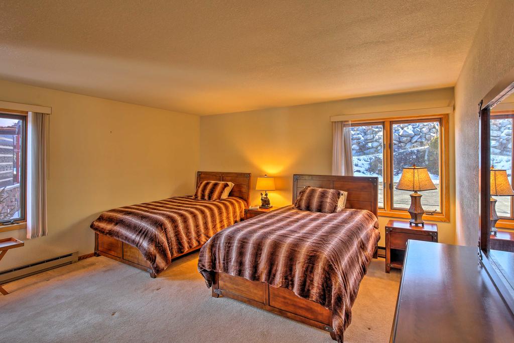 Lakeside Condo - Walk To Downtown Grand Lake!