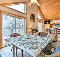 Lakeside Cottage Escape with Private Dock and Deck - Accommodation Los Angeles