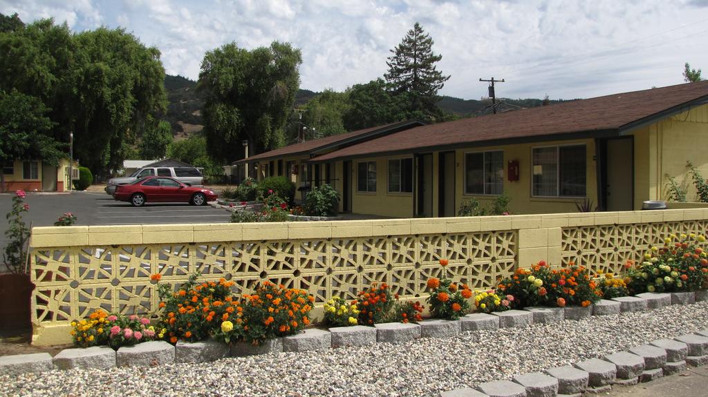 Lakeview Inn - thumb 1