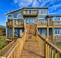 Large Beachfront Home with Boardwalk and Elevator - Accommodation Los Angeles