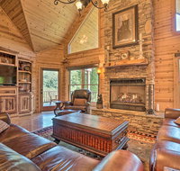 Lavish Cabin with Deck Game Room and Lake Views - Accommodation Los Angeles