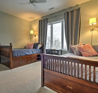 Lavish Wintergreen Home with Hot Tub by Skiing! - Accommodation Los Angeles