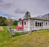 Lovely 'Raspberry Cottage' with Rowboat on Back Cove! - Accommodation Los Angeles