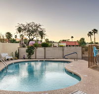 Lovely Condo with Balcony Less Than 3 Miles to Parks & Golf! - Accommodation Los Angeles