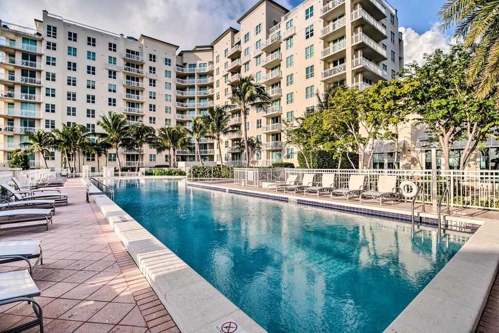 Luxe Boynton Beach Getaway - Walk To Harbor Marina - thumb 2