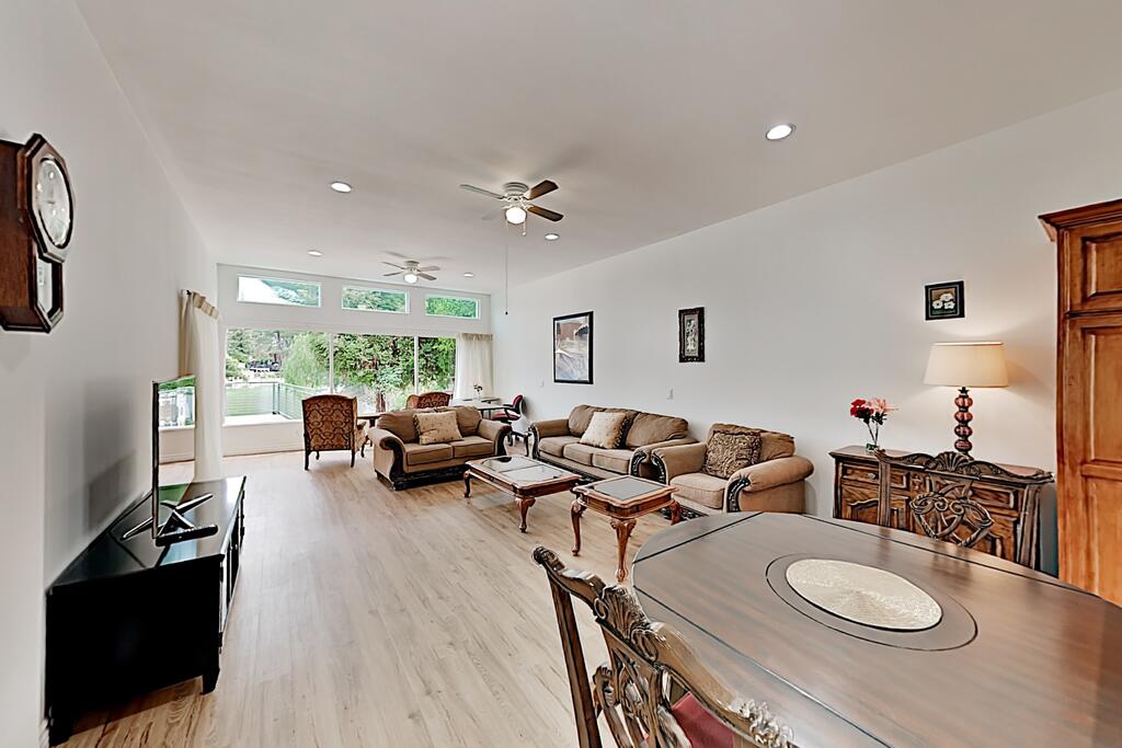 Luxe Home On Lake Lindero, Near Country Club Golf Home - thumb 3