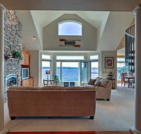 Luxury 3BRLoft Seneca Lakehouse w/ Private Dock - Accommodation Los Angeles