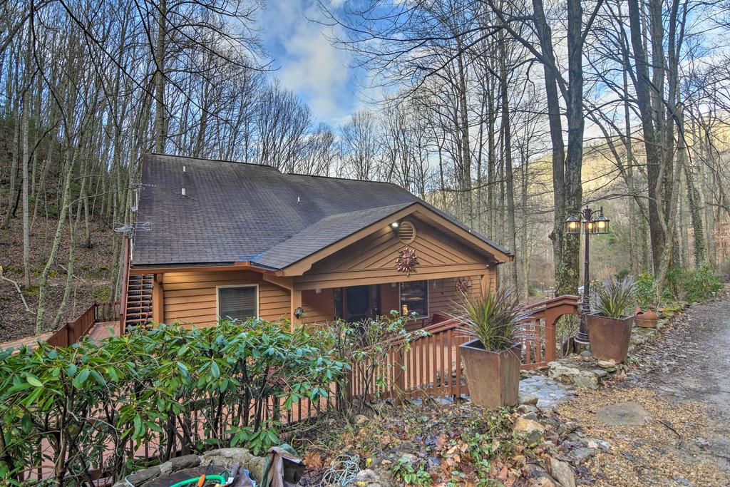 Luxury Asheville Home With Game Room, Fire Pit And Deck - thumb 3