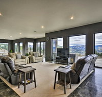 Luxury Home with Views - 5 Min to Columbia River - Accommodation Los Angeles
