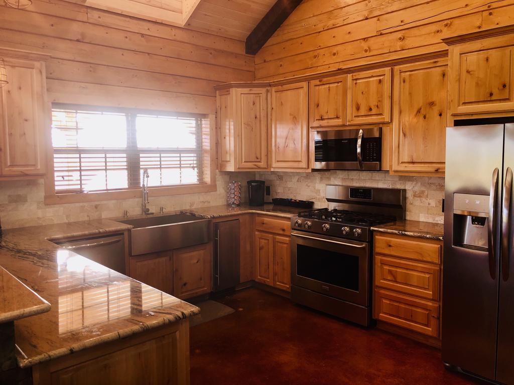 Luxury Log Cabin - thumb 2