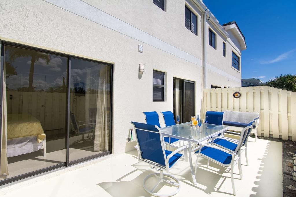 Luxury Totally Renovated Jupiter Villa 2/2 1900 Ft From Beach - thumb 1