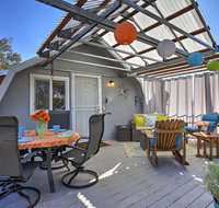 Mariposa Home with Furnished Patio & Sierra Mtn Views - Accommodation Los Angeles