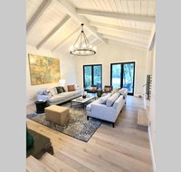 Mayastoga's Modern Farmhouse w/ Vineyard  Pond - Accommodation Los Angeles