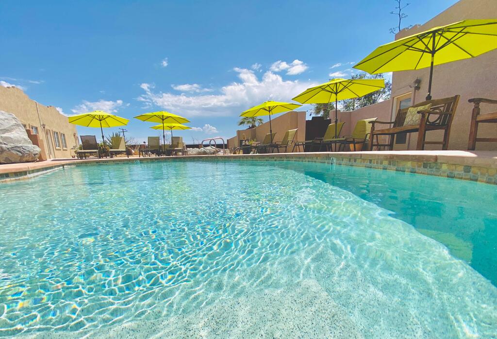 Mi Kasa Hot Springs Men's Club Resort - thumb 2