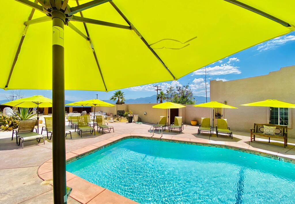 Mi Kasa Hot Springs Men's Club Resort - thumb 0