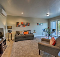 Modern Apt - 7 Mi to St. Anthony Sand Dunes - Accommodation Los Angeles