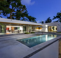 Modern Bali Style Villa with Pool, Fits 14! - Accommodation Los Angeles