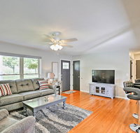 Modern Excelsior Springs Home with Deck & 3 Acres! - Accommodation Los Angeles