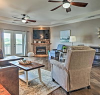 Modern Family Condo with Pano Lake Views  Pool - Accommodation Los Angeles