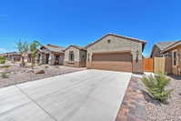 Modern San Tan Valley Family Home with Community Pool Accommodation Los Angeles