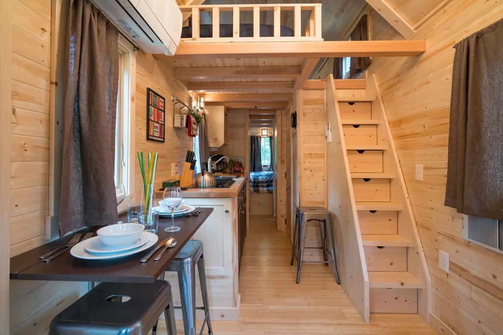 Mount Hood Village Lincoln Tiny House 2 - thumb 2