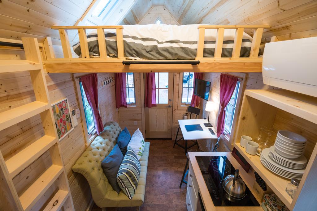 Mount Hood Village Scarlett Tiny House 3 - thumb 3