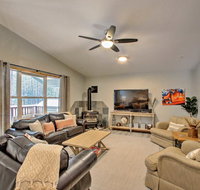 Mtn Getaway with Hot Tub 4mi to Cle Elum Lake - Accommodation Los Angeles