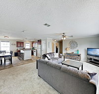 New Listing Beachside Retreat - Walk To Waves Home - Accommodation Los Angeles
