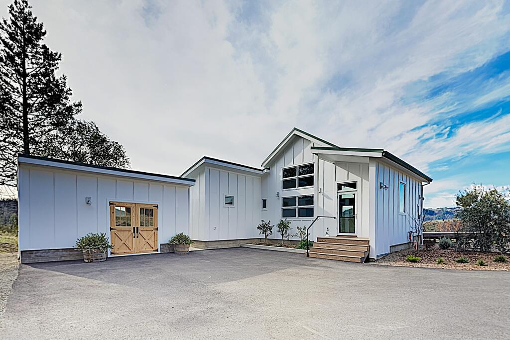 New Listing! Calistoga New-Build W/ Hot Tub Home - thumb 3