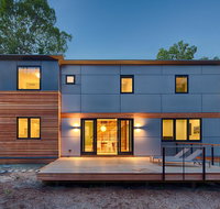 New Listing! Spacious New-Build near the Beach home - Accommodation Los Angeles