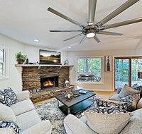 New Listing! The Chocolate Cottage w/ Kayaks home - Accommodation Los Angeles