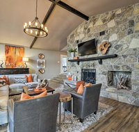 NEW! Spacious Lakefront Retreat on Lake Granbury! - Accommodation Los Angeles