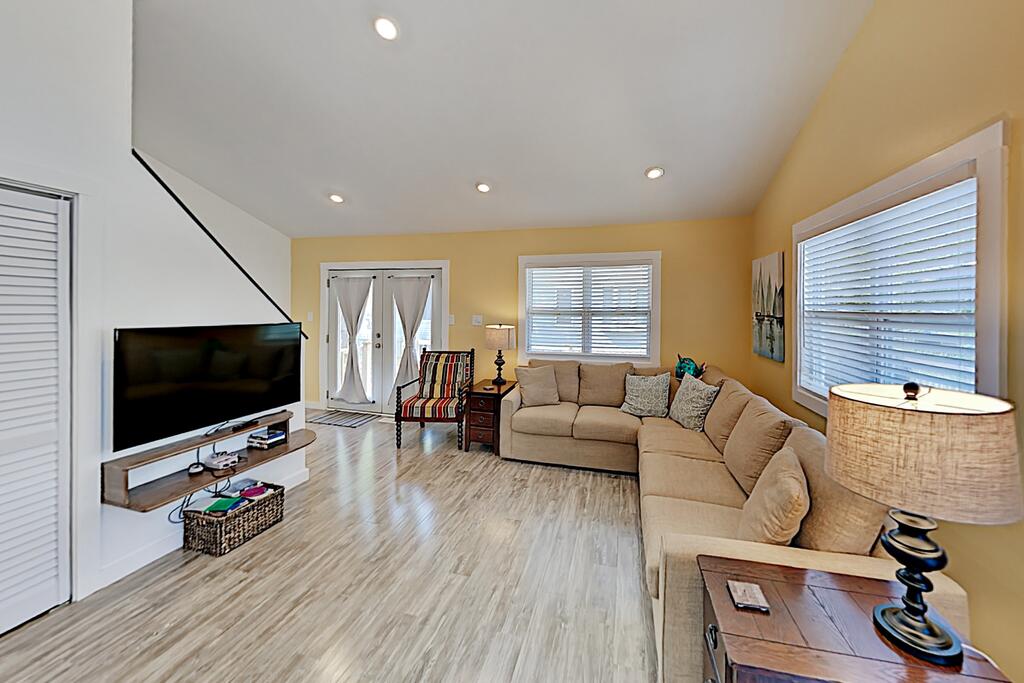 Newly Renovated, Minutes From Ocean City, Assateague Island Home - thumb 1