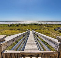 Oceanfront 'Sea Dreams Beach House' by Jetty Park - Accommodation Los Angeles