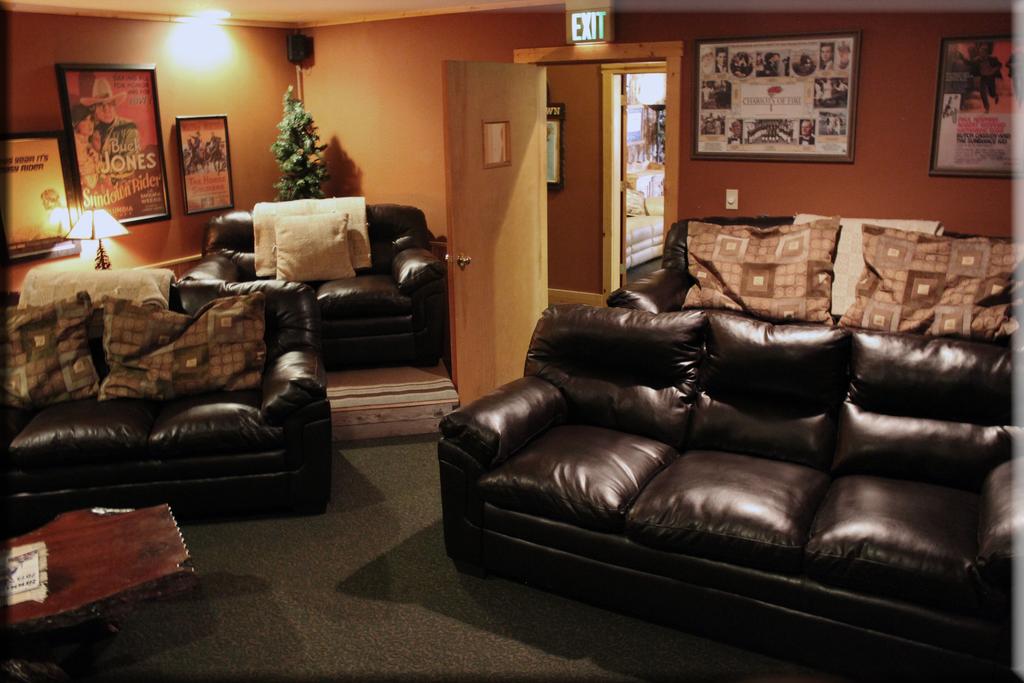 Old Corral Hotel & Steakhouse - thumb 3