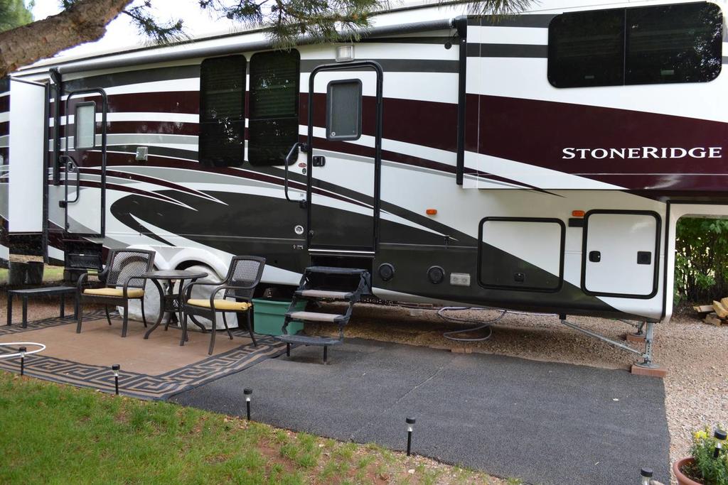 Outdoor Glamping Large 5th Wheel Setup OK4A - thumb 1