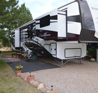 Outdoor Glamping Large 5th Wheel Setup OK4A - Accommodation Los Angeles