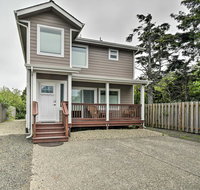 Pacific Beach House with Yard - Walk to the Ocean - Accommodation Los Angeles